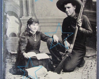ANNIE OAKLEY & Frank BUTLER 1/6th plate tintype C 1882 Unknown Photo!