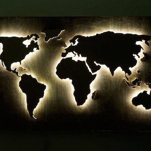 Houten wereldkaart, omgevingslichtdecor, wereld in lijst, kaart op hout, oplichtende letters, kunstdecoratie voor wanddecoratie, sfeerdecor