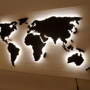 Weltkarte aus Holz schwarz auf weiß! LED-Holzkarte für Wandbehang und Wanddekor, 3D-Weltkarte, Büro-Weltkarte mit LED-Leuchten