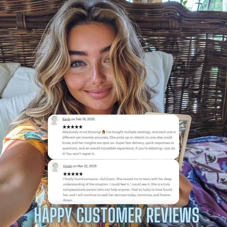 Puede incluir: Un gr&aacute;fico digital con dos rese&ntilde;as de clientes de cinco estrellas superpuestas sobre un fondo. La rese&ntilde;a de Kayla menciona lecturas precisas e impresionantes. La rese&ntilde;a de Vivian elogia a Gul Ecem por su comprensi&oacute;n. Texto: HAPPY CUSTOMER REVIEWS.