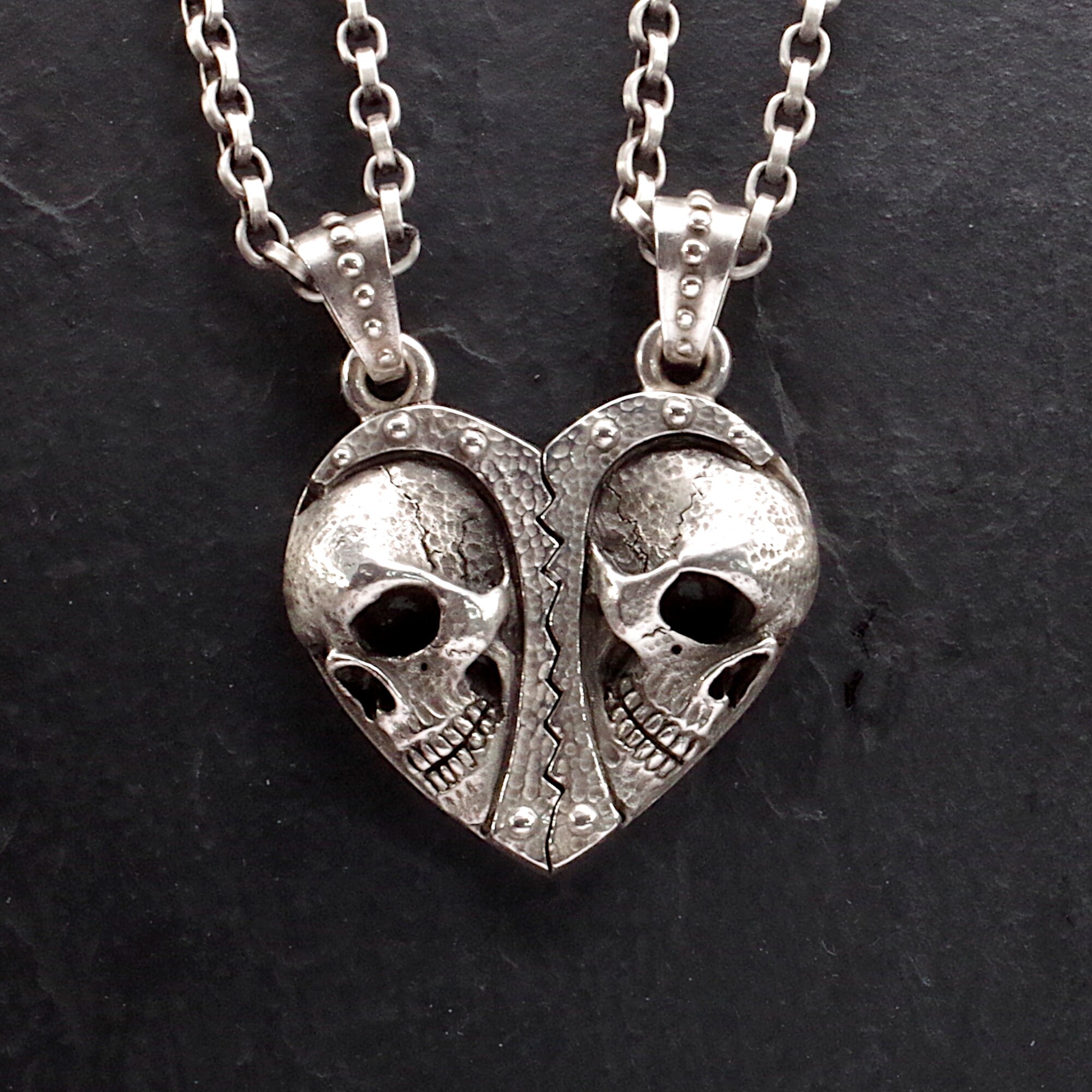 Coeur crane pendant alchemy gothic matching couples raven skull necklaces deals