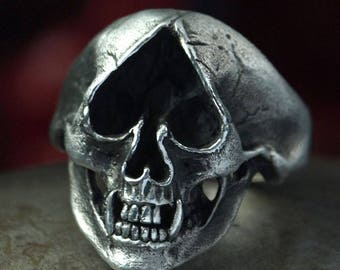 Bague tête de mort KYKLOP