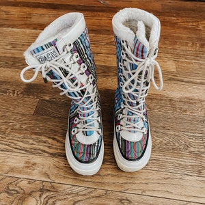 Snow boots store size 5.5