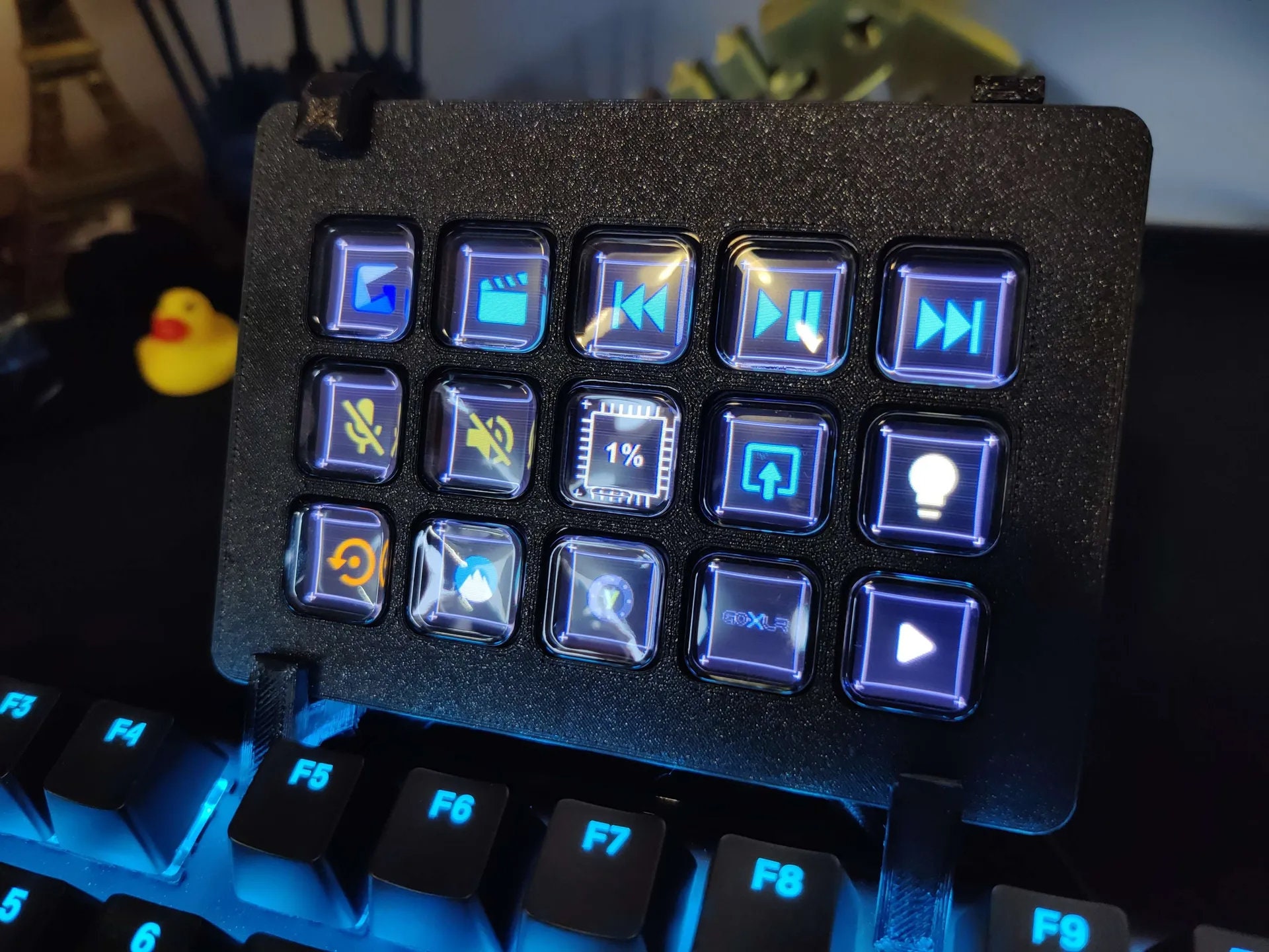 8-Bit Blue & Green Stars Stream Deck Mini Skin