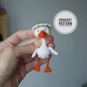 Modello di oca all'uncinetto in inglese Modello amigurumi Modello di uccello imbalsamato