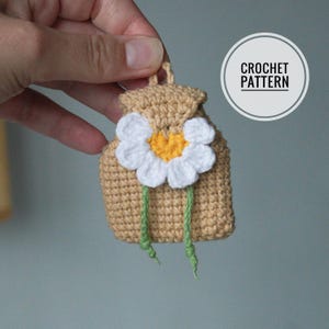 Crochet mini backpack pattern in English Pdf pattern