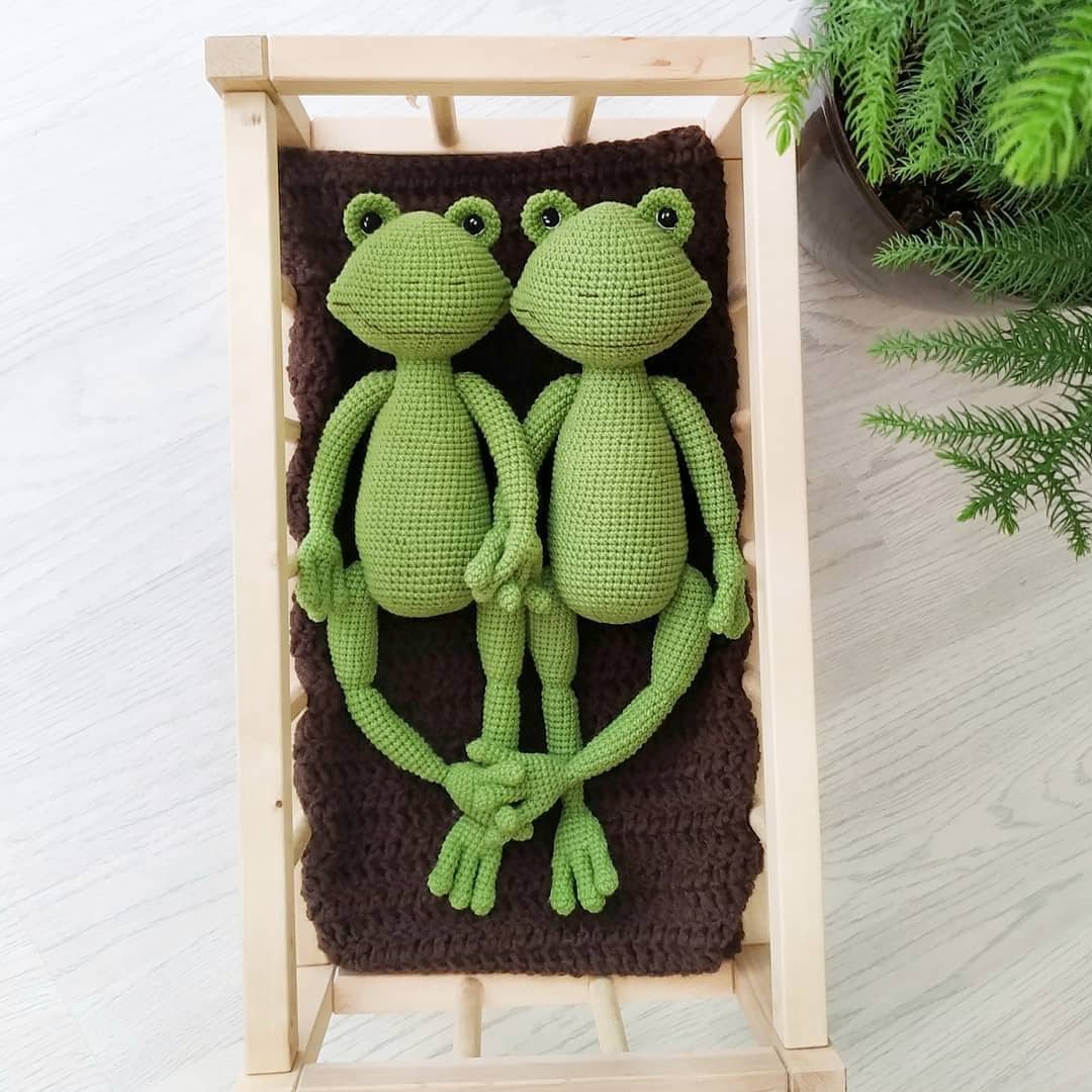 40 Amigurumi Crochet Patterns Worth Considering for Your Next Handmade Project 4 Crochet Frog Amigurumi Pattern