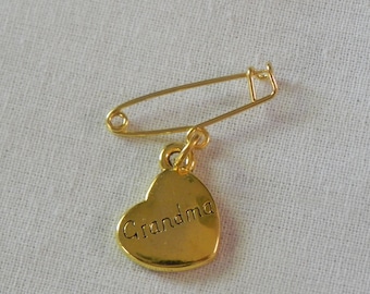 Grandma Heart Charm Pin Brooch Gold Tone Small Grandmother Gift Keepsake Present