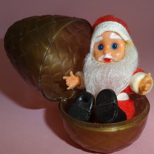 Vtg SANTA CLAUS EGG Miniature 1970&#39;s, Greek Santa Claus in Pine Golden Cone Egg, Baby Bean Santa Claus Doll, Old Christmas Santa Clause 70&#39;s