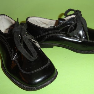 Chaussures en cuir MINIATURES faites main pour enfants VTG, chaussures Miniatures pour enfants en cuir verni pur Grèce, magasin de chaussures pour enfants, chaussures déco anciennes des années 60