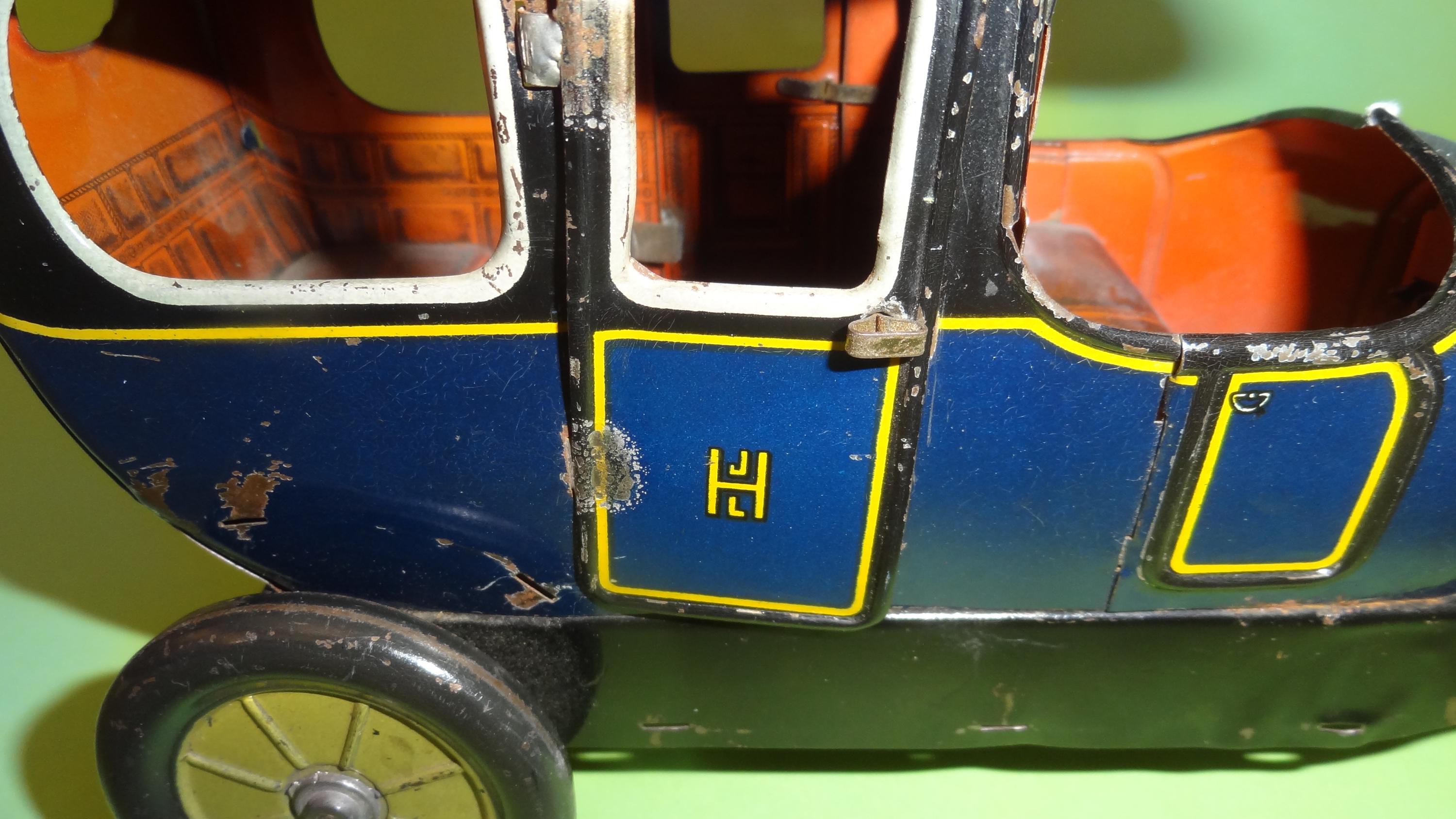 MATTHIAS HESS Antique Tin Clockwork Limousine Car Germany 1930's