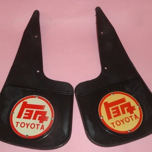 VTG TOYOTA SCHMUTZFÄNGER 1970er Jahre, 2 alte Stock Car Schlamm-Reifen-Protektoren, Sammler-Seitenrad-Flaps, Autozubehör-Reifen-Schmutzfänger &#39;70er Jahre
