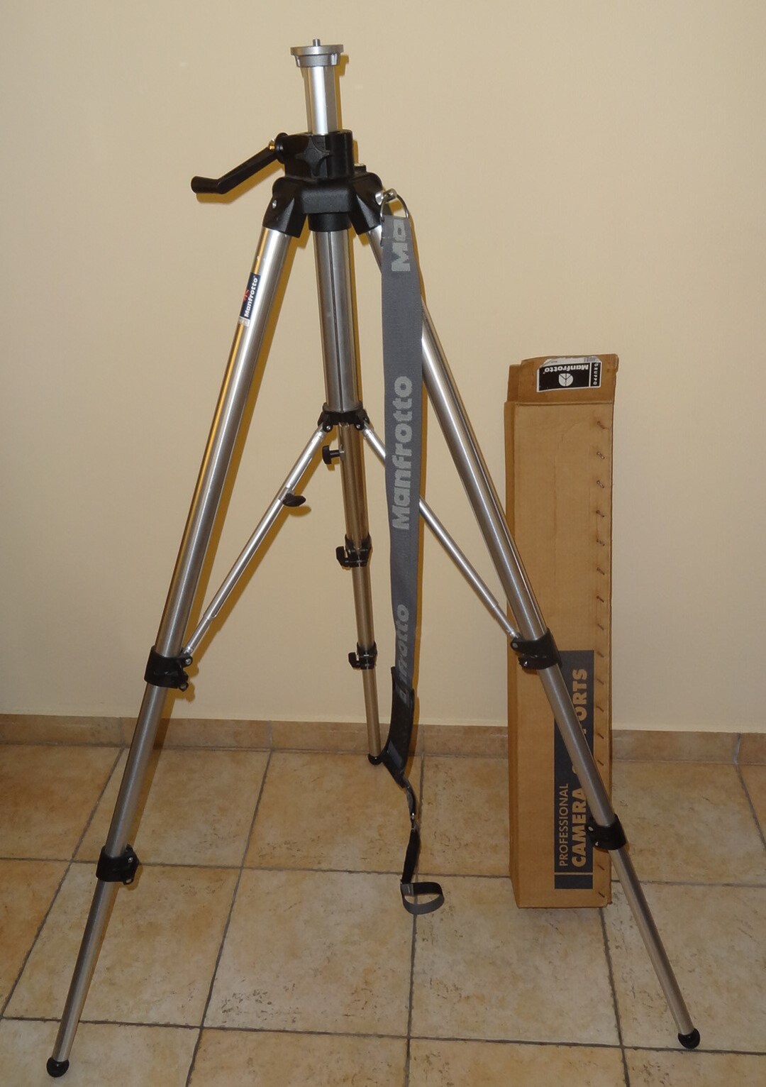 その他 Manfrotto + Wooden Camera MVCCM & MVCCBP Manfrotto x Wooden Camera Universal Camera Cages - Newsshooter
