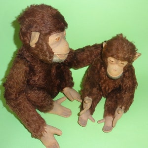 Vtg STEIFF JOCKO MONKEYS w/ Button Stuffed Plush Baby & Mum Monkey Germany 1950&#39;s, Old German Steiff Mohair Stuffed Monkey Animals 50&#39;s