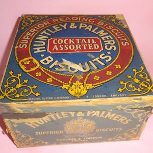 Antique HUNTLEY & PALMERS BISCUITS Tin Advertising Box Reading and London England, British Huntley and Palmers Tin Buscuit Can 1950&#39;s