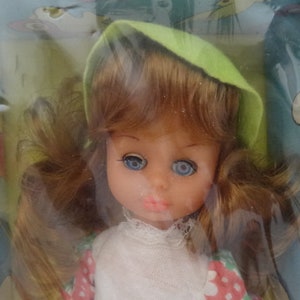 VTG GRIEKSE POPPEN BOXED 1970&#39;s, Griekenland Collectible Doll &#39;Lizaki&#39; Mint in originele doos, oude Griekse pop &#39;Liza&#39; Mint 70&#39;s, meisjesachtige geschenkenpop 11&quot;