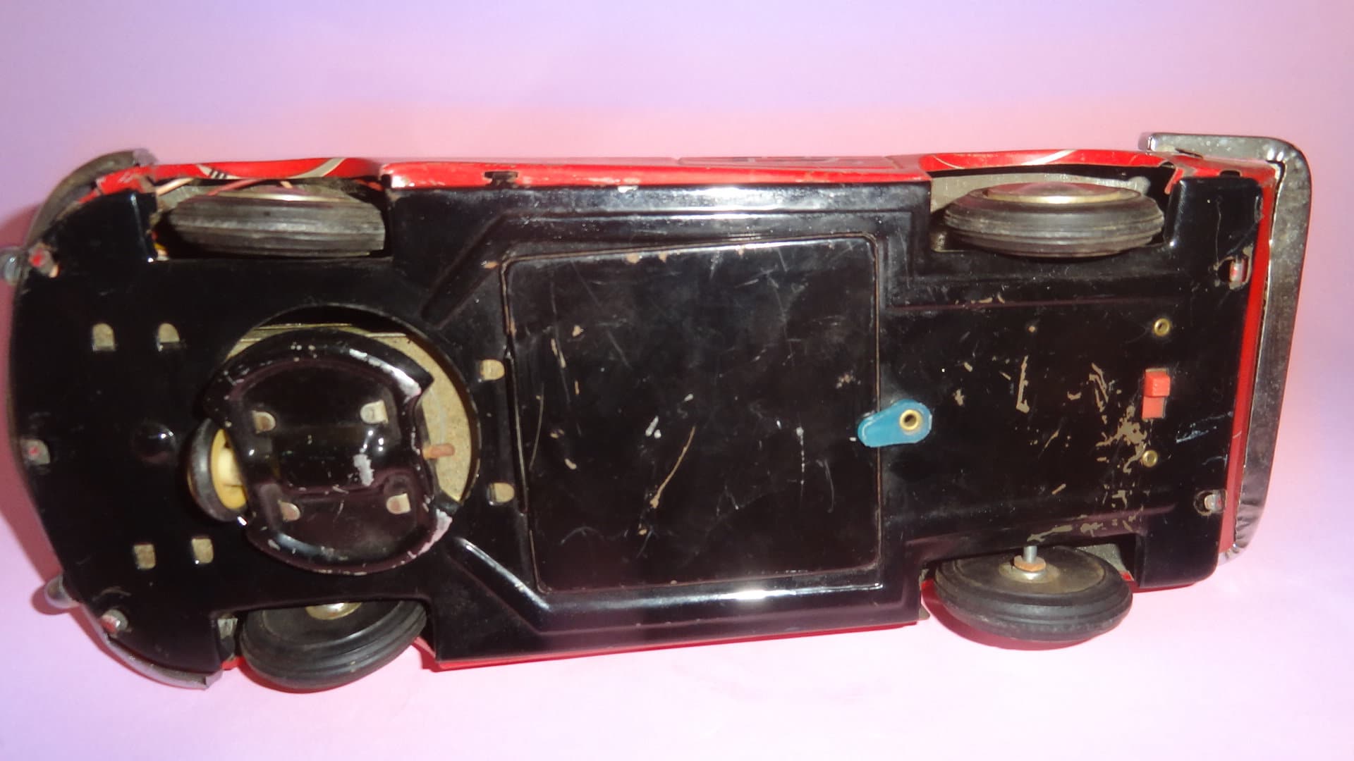 Vtg CHIEF FIRE F.C. ME 627 Tin Metal Litho Car Battery Op