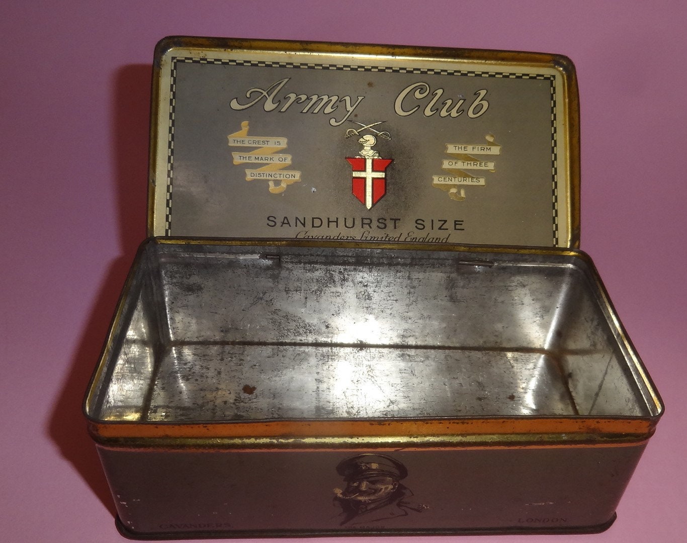 Antique ARMY CLUB SANDHURST Size Tin Cigar Box Case Cavanders Ltd. England  1930's, English Tobacco Cigar Store Shop Smoke Can