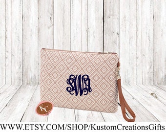 Key Fob Wristlet, Keychain Wristlet,  Monogrammed Wristlet, Personalized Clutch, Personalized Wristlet, Wristlet Wallet, Bridesmaid Gift