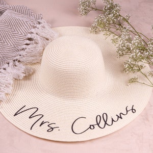 Custom Mrs Bride Floppy Beach Hat, Hen Weekend Party Hat, Bridal Shower Gift, Bachelorette Party Gift, Bride Gift, Honeymoon Gift