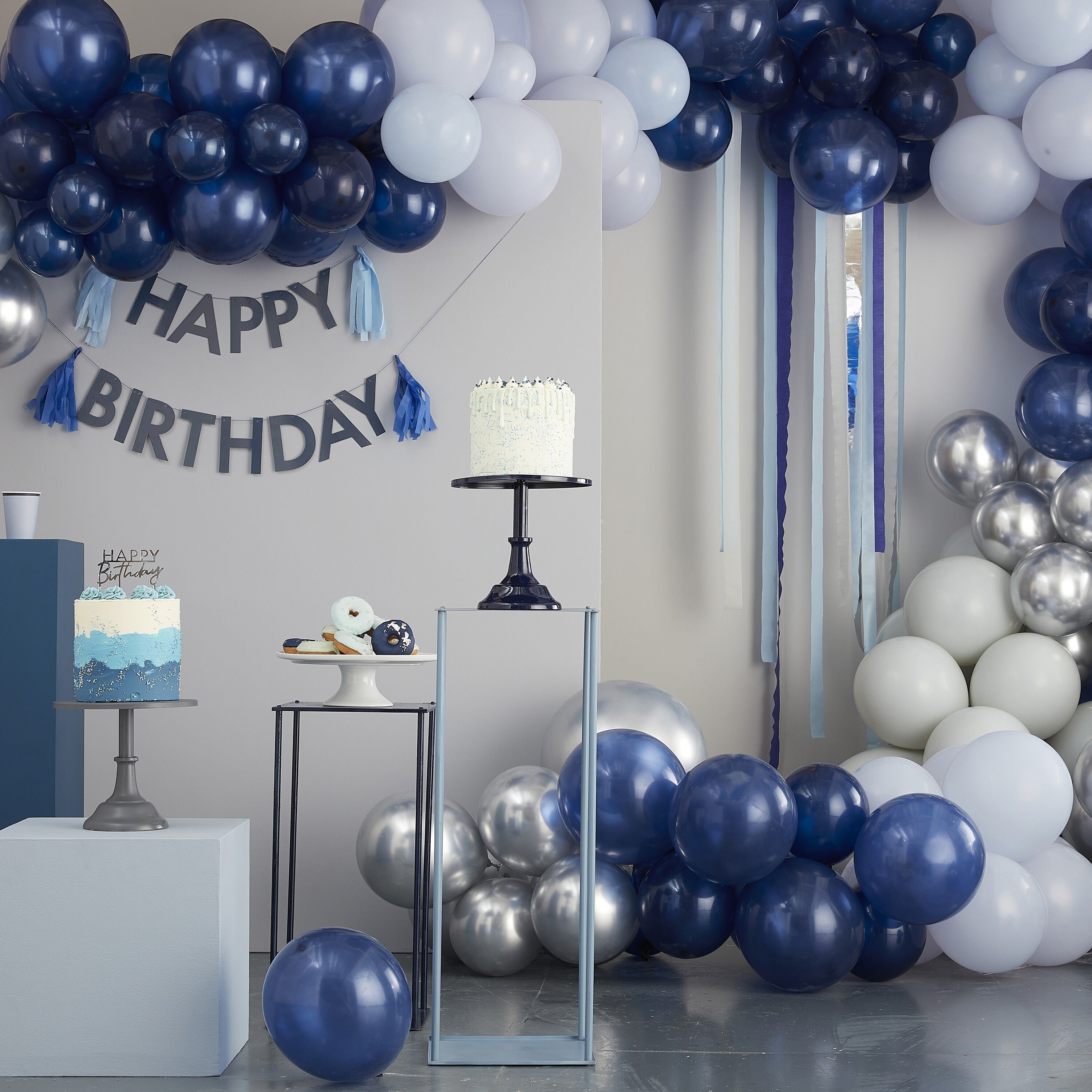 Decoración de cumpleaños número 90 para hombre, juego de vajilla de  cumpleaños azul marino y dorado (reserva para 20), incluye platos de feliz