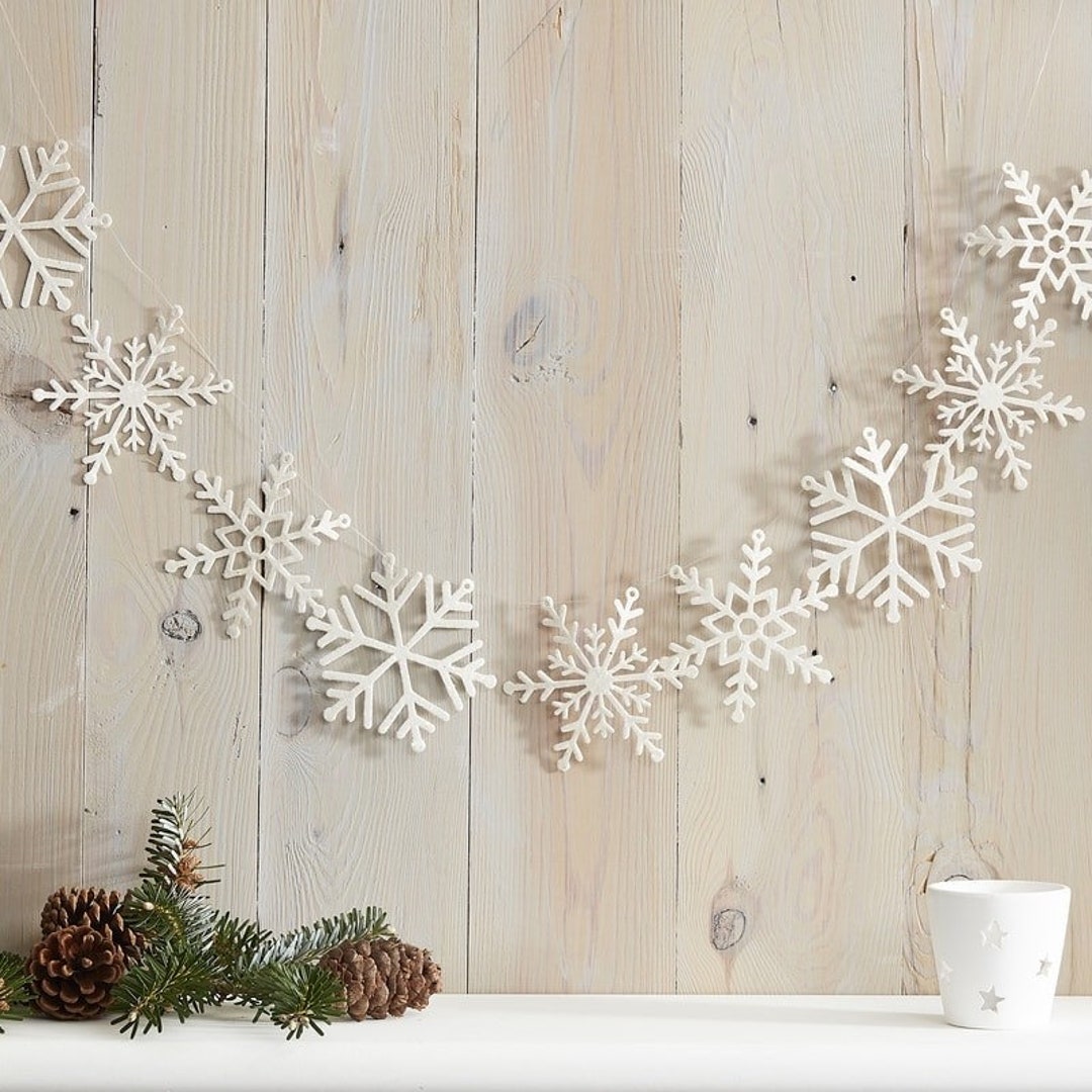 White Snowflake Garland, Christmas Snowflake Decorations, Christmas  Decorations, Christmas Garlands, Festive Bunting, Holiday Season Decor 