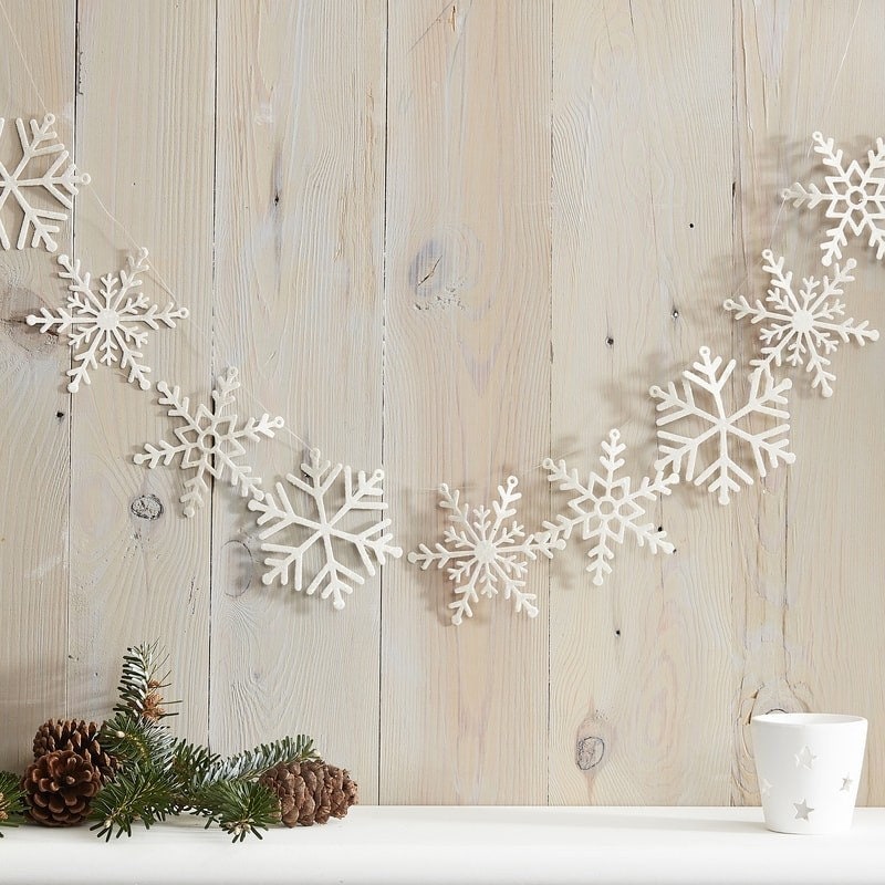 84 Pcs White Christmas Snowflakes Decorations 3D Glittery Paper Snowflake  Hanging Ornaments Garland for Home Xmas Christmas Holiday Party Decor