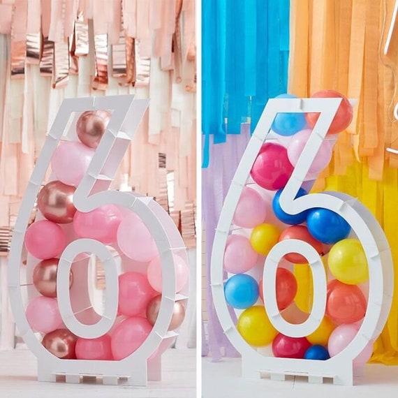 Decorazione per festa di compleanno con palloncino numero 6