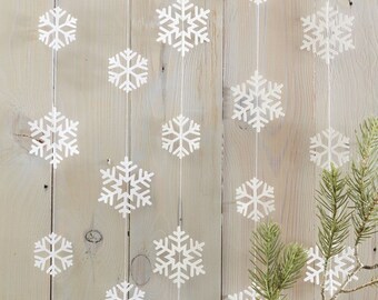 Snowflake Garland, White Snowflake Decorations, Christmas Decorations, Christmas Garlands, Festive Bunting, Holiday Season Decor