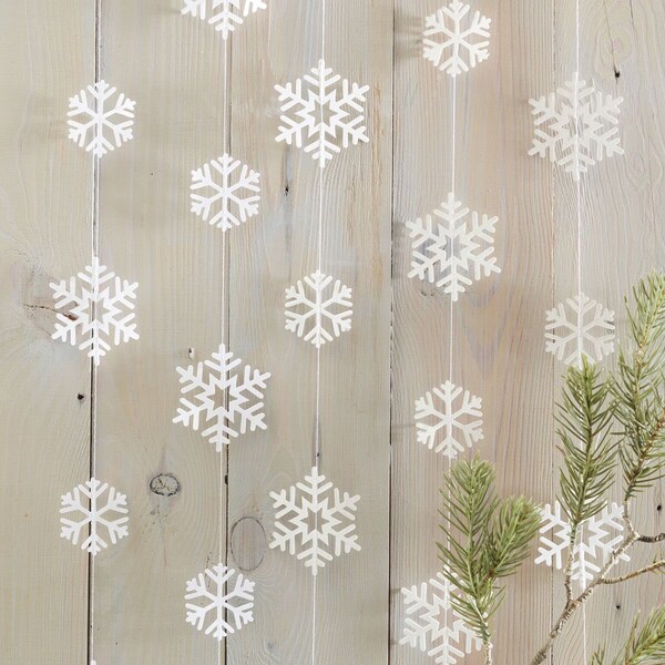 Snowflake Garland, White Snowflake Decorations, Christmas Decorations, Christmas Garlands, Festive Bunting, Holiday Season Decor