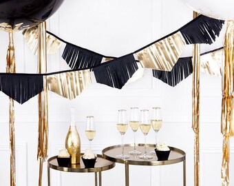 Gold Black Fringe Garland, Photo Booth Backdrop, Birthday Photo Backdrop, Wedding Photo backdrop, Festive Backdrop