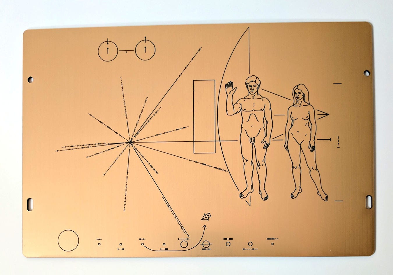wallpapers Pioneer Plaque replik der nasa pioneer plaque in voller grosse lasergraviert auf goldenem metallic laminat