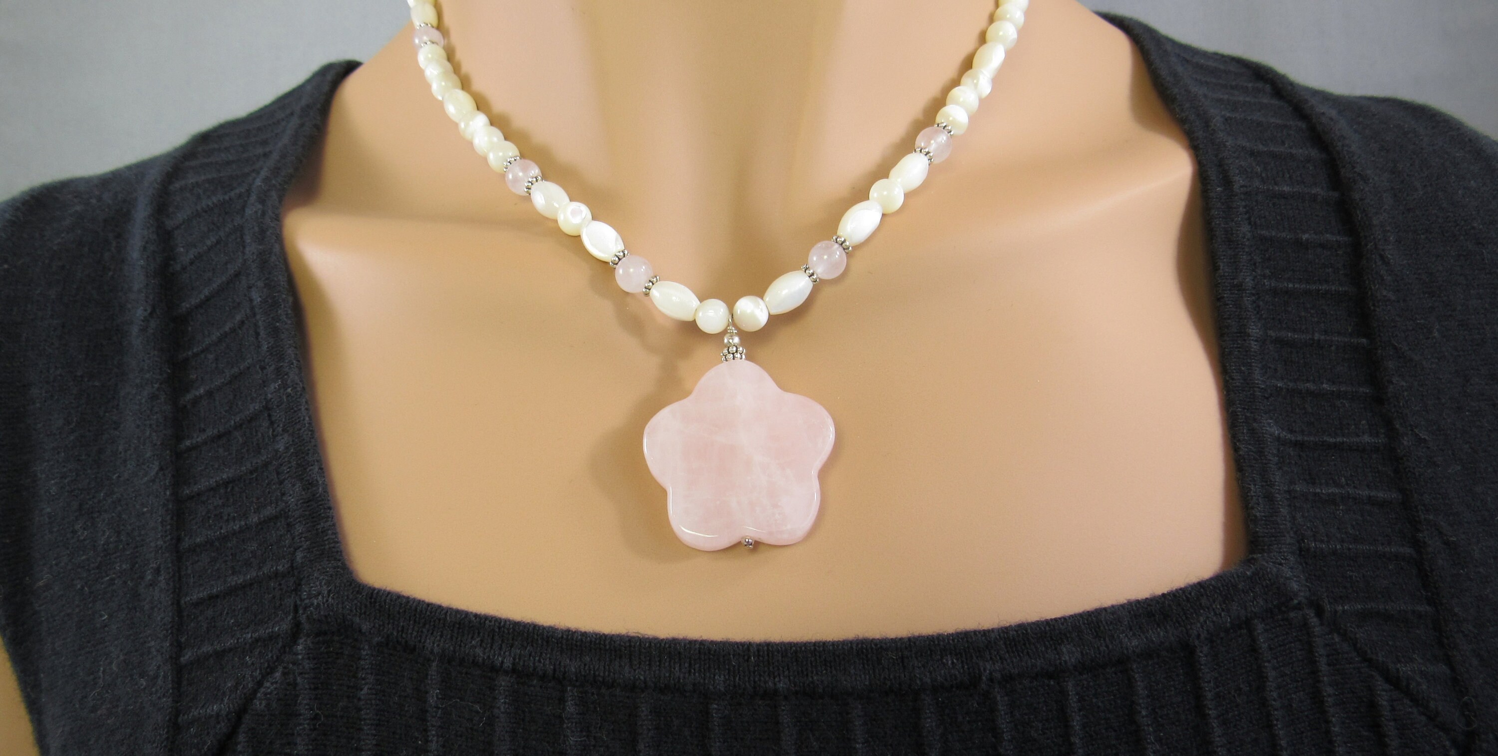 Rose Quartz Flower Pendant Necklace 