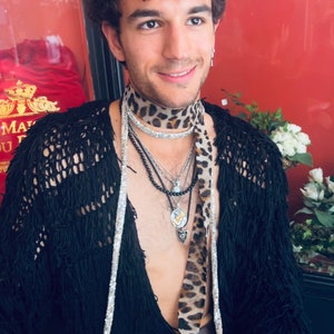 Mikas leopard scarf