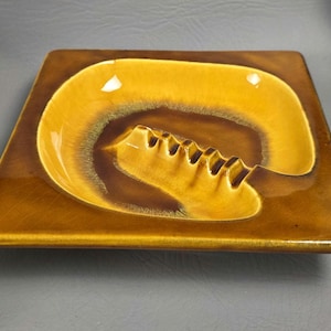 Vintage MCM Haegar Ceramic Ashtray USA Tobacco Cigar Cigarettes Yellow & Brown