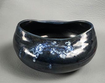 Beautiful Studio Ceramic Pottery Blue Squatty Vase Hand Thrown Signed Malee