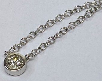 10K White Gold 1/10 Carat Bezel Set Diamond Solitaire Cable Chain Necklace 18&quot;