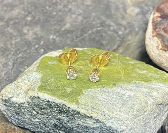 Sparkling 14K Yellow Gold Tiny White Sapphire Gemstone Solitaire Stud Earrings