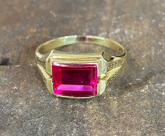 Vintage Art Deco Emerald Cut East West Flush Ruby 