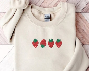 Cuello redondo de fresa bordado, camisa de fresa, sudadera de fresas bordada, bordado de fresa, camisa bordada Cottagecore