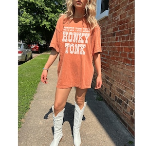 Comfort Colors Support Your Local Honky Tonk Shirt, Trendy Comfort Colors Western Shirt, Aesthetic Oversized Western Shirt, Nashville Outfit Bild 8