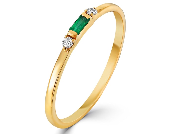 Emerald Bar Ring