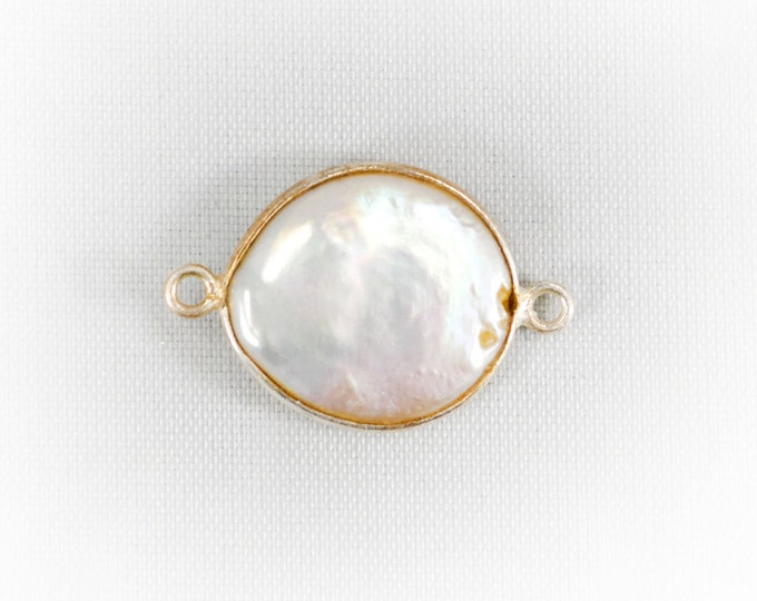 Freshwater Pearl Connectors, Gold Round Double Loop Charms, 15mm Natural Shell Gold Edge Links