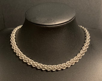 Collier ras du cou en cotte de mailles Vipera Berus en acier inoxydable