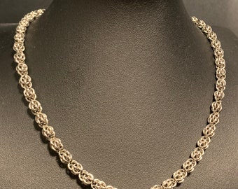 Stainless Steel Sweet Pea Chainmail Necklace