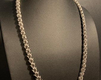 Stainless Steel Rosette Chain Chainmail Necklace