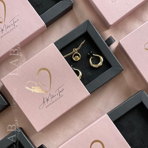 Cajas de rosas polvorientas personalizadas para embalaje con logotipo, caja de joyería para pendientes collar de anillo, joyero personalizado, caja de diapositivas pequeña 50pcs