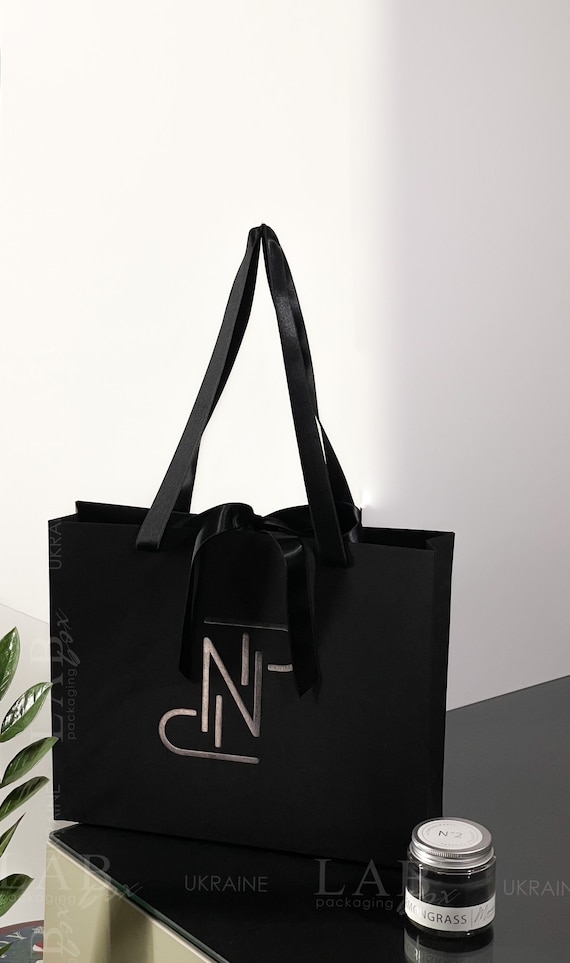 Black gift cardboard bag with satin handles, big shopping bag with custom logo, clothes packaging bag, personalized cosmetic candle bag 50pc