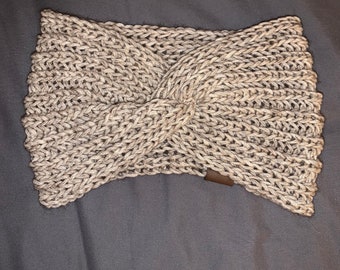 Knitted Twist Headband - Oatmeal