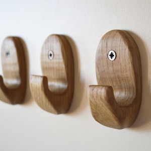 Spear wall hooks -  日本